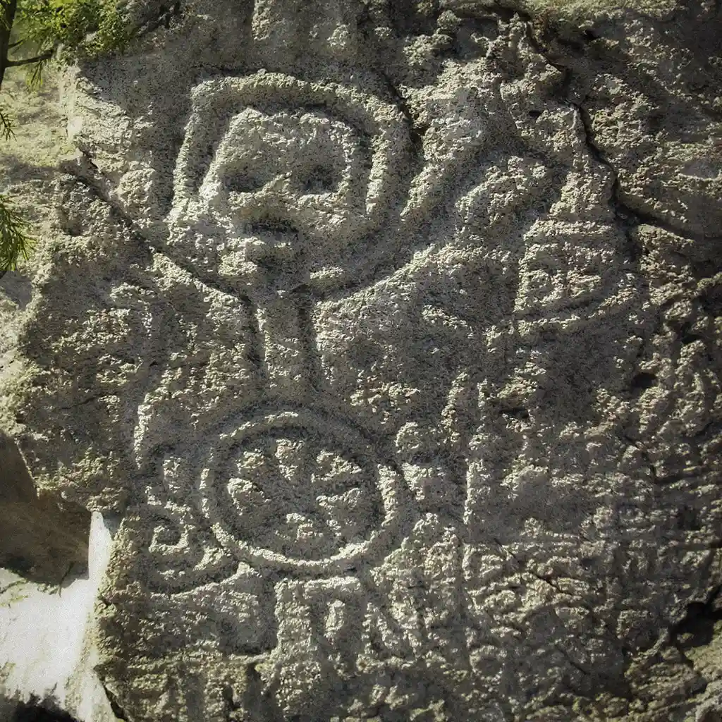 Petroglifos del Cerro de la Máscara en El Fuerte
