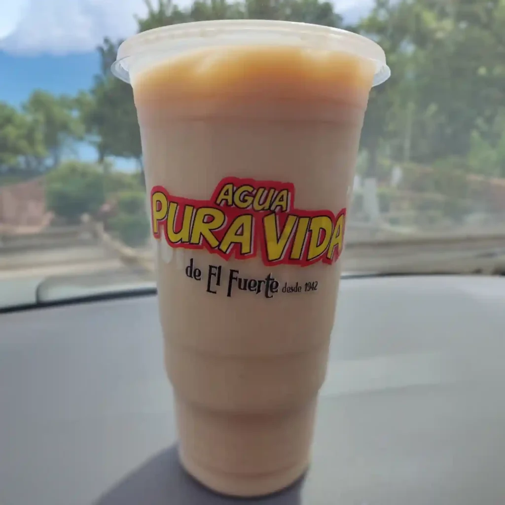 Vaso con Agua de Cebada El Pura Vida en El Fuerte Sinaloa